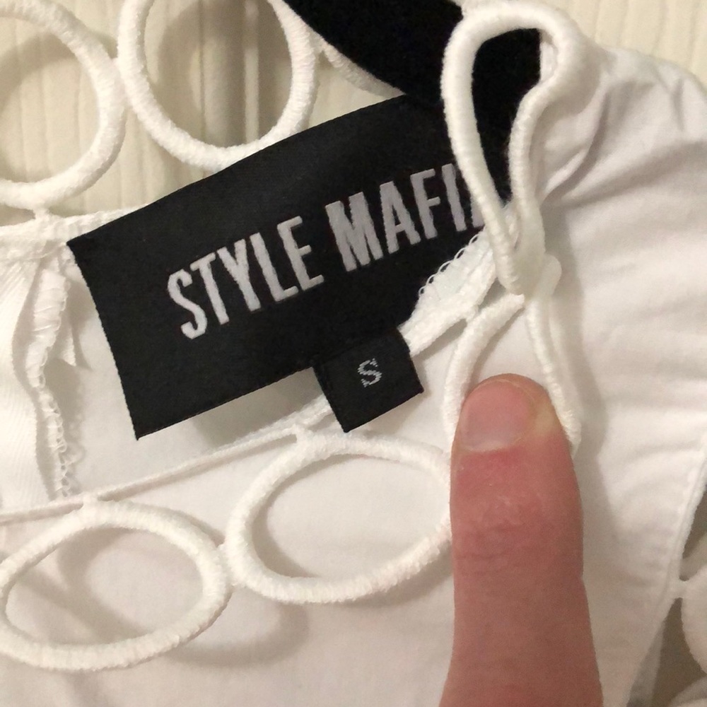 This is a beautiful BRAND new top!! - Picture 4 of 4
